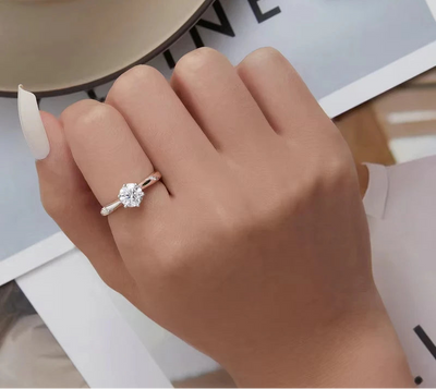 BAMOER Moissanite Solitaire Ring worn
