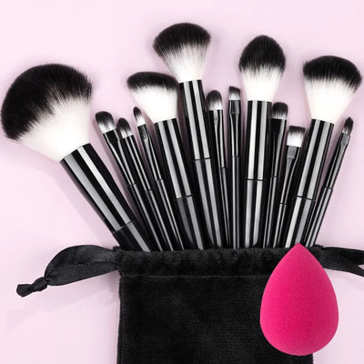 Aurevia Beauty Brush Set gift presentation