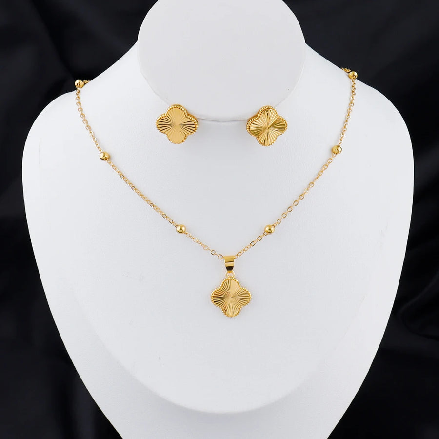 Romantic Pendant Necklace & Earring Set close-up