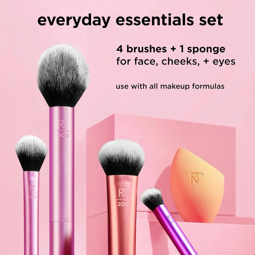Real Techniques Everyday Essentials 5-Piece Brush & Sponge Set - blush brush