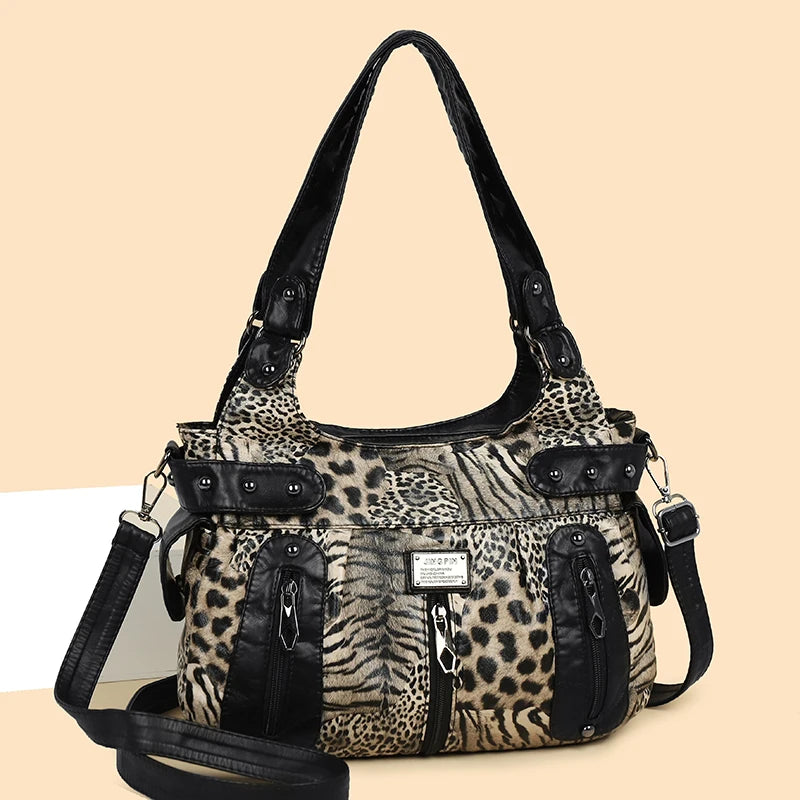 Women's Chic Hobo Bag - Black