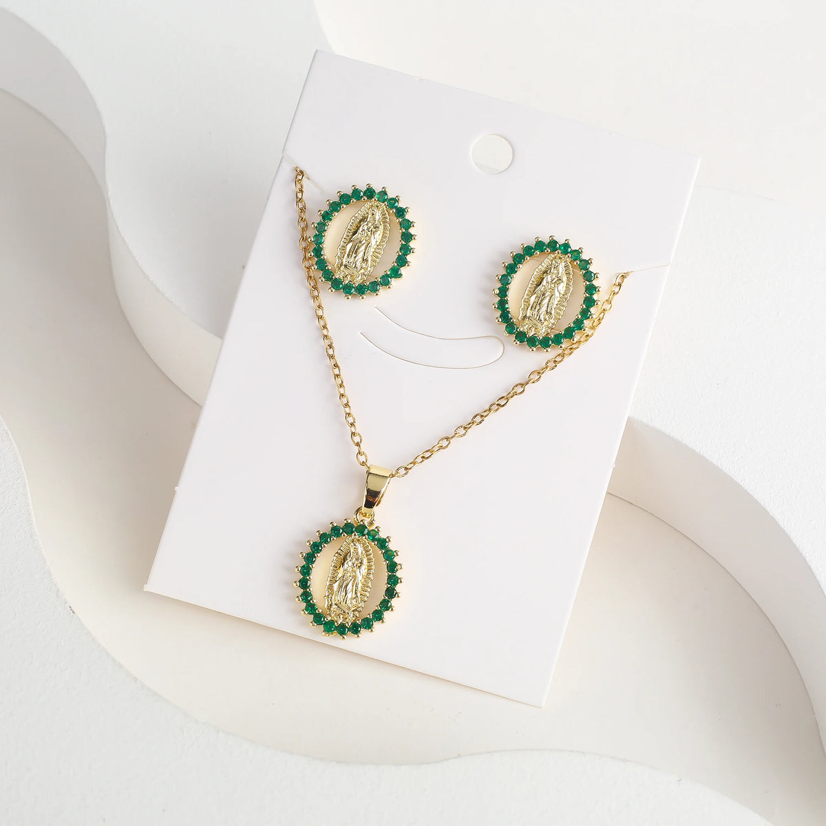 Maria Pendant Necklace & Earring Set earring detail