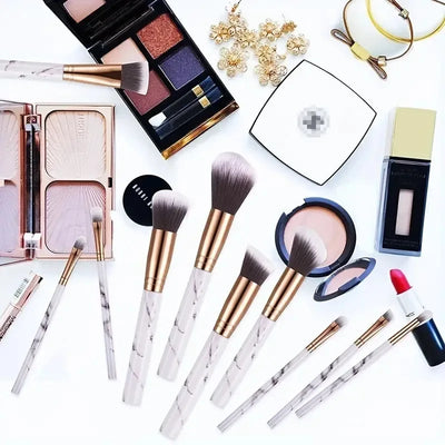 Mirelia AirBlend 10-Piece Brush Set in use