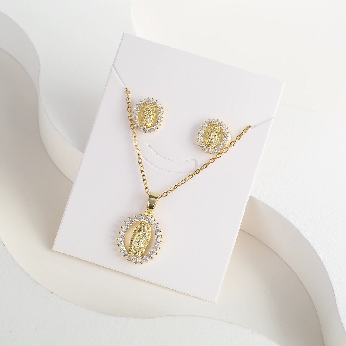 Maria Pendant Necklace & Earring Set pendant detail
