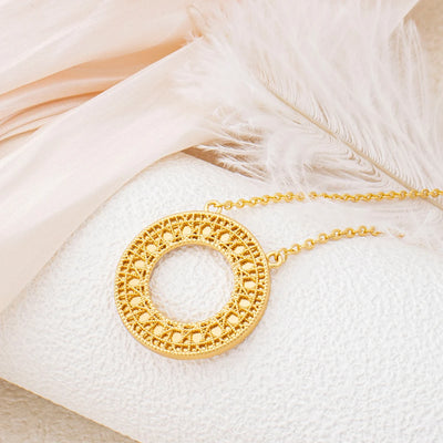 Circular Hollow 4-Piece Jewellery Set bracelet detail