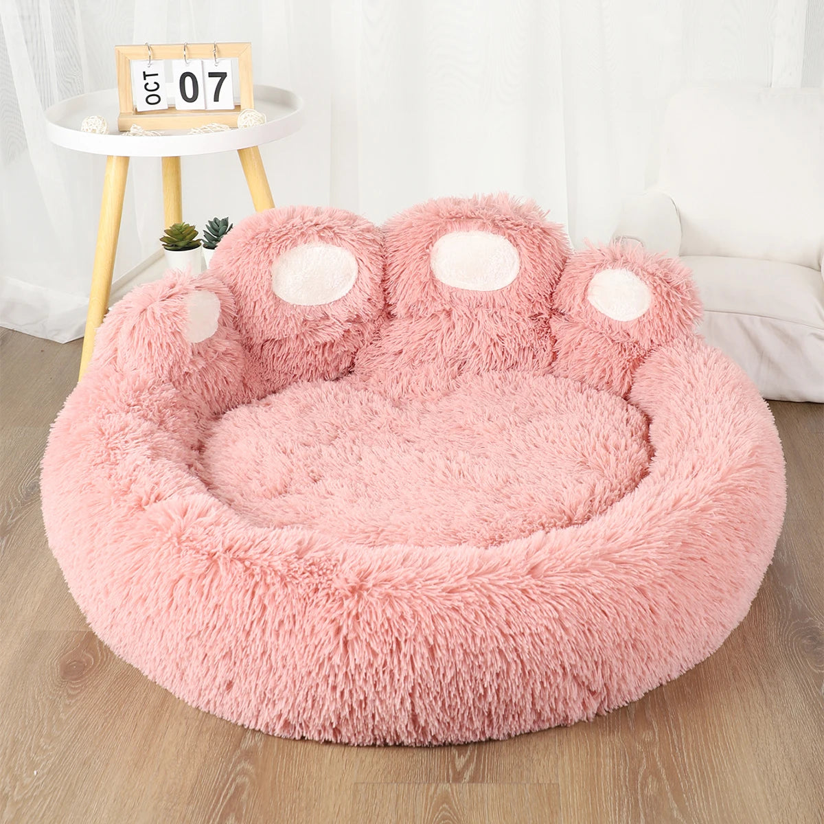 Fluffy Winter Pet Bed with cat