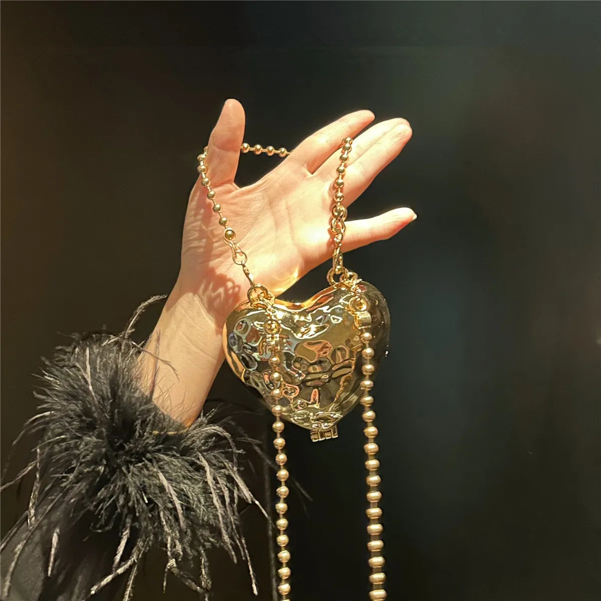 Heart-Shaped Rhinestone Evening Clutch - Shell