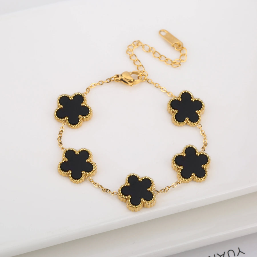 Five-Leaf Clover Bracelet close-up