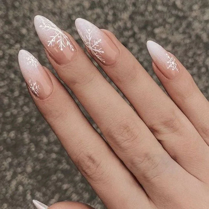 Christmas Snowflake Press-On Nails festive look