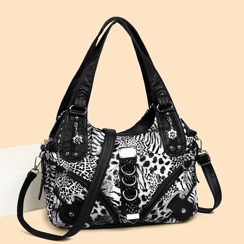 Women's Chic Hobo Bag - Latte