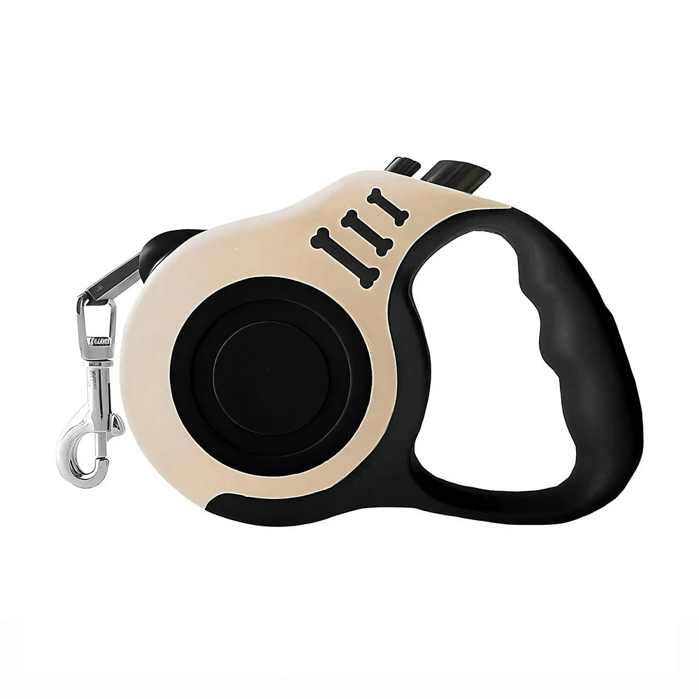 Retractable Pet Leash lifestyle shot