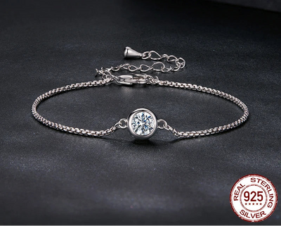 BAMOER Moissanite Knot Bracelet styling shot